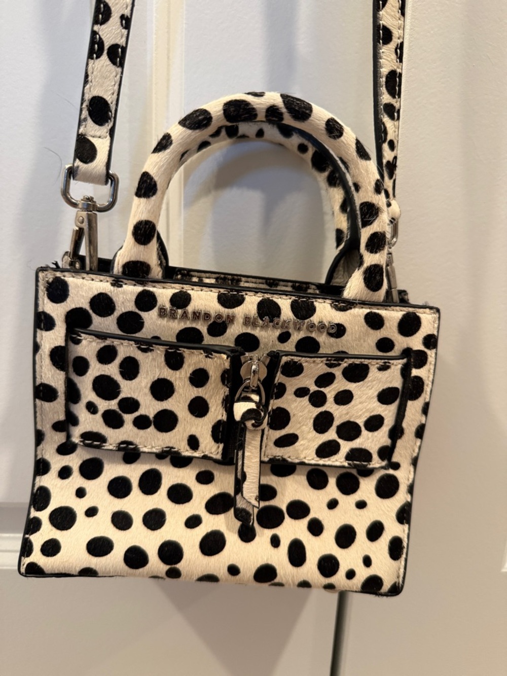 Handbag - Picture 2 of 7